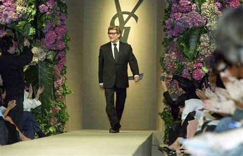 ysl lo stilista|Yves Saint Laurent: il genio che ha rivoluzionato la moda.